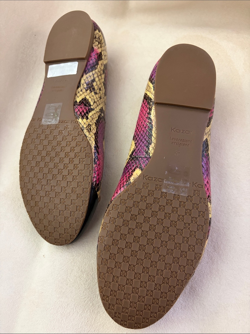 Kazar - Women’s Leather Flat Shoes - Picture 4 of 5
